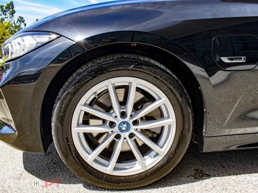 BMW 320 e Touring Auto