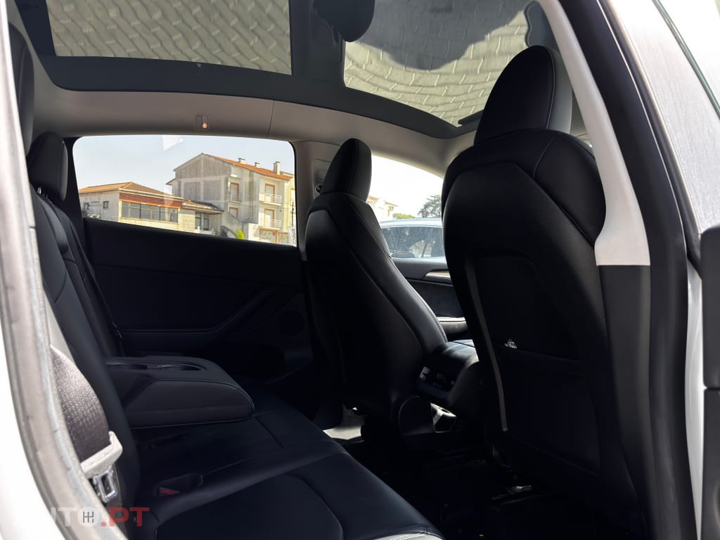 Tesla Model Y Long Range Tração Integral