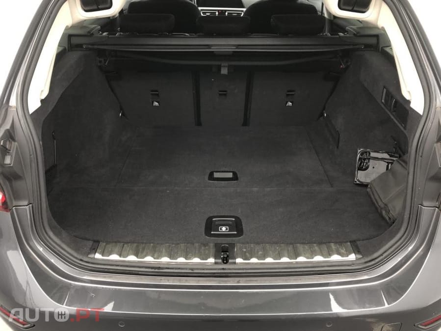 BMW 320 d Touring xDrive Auto