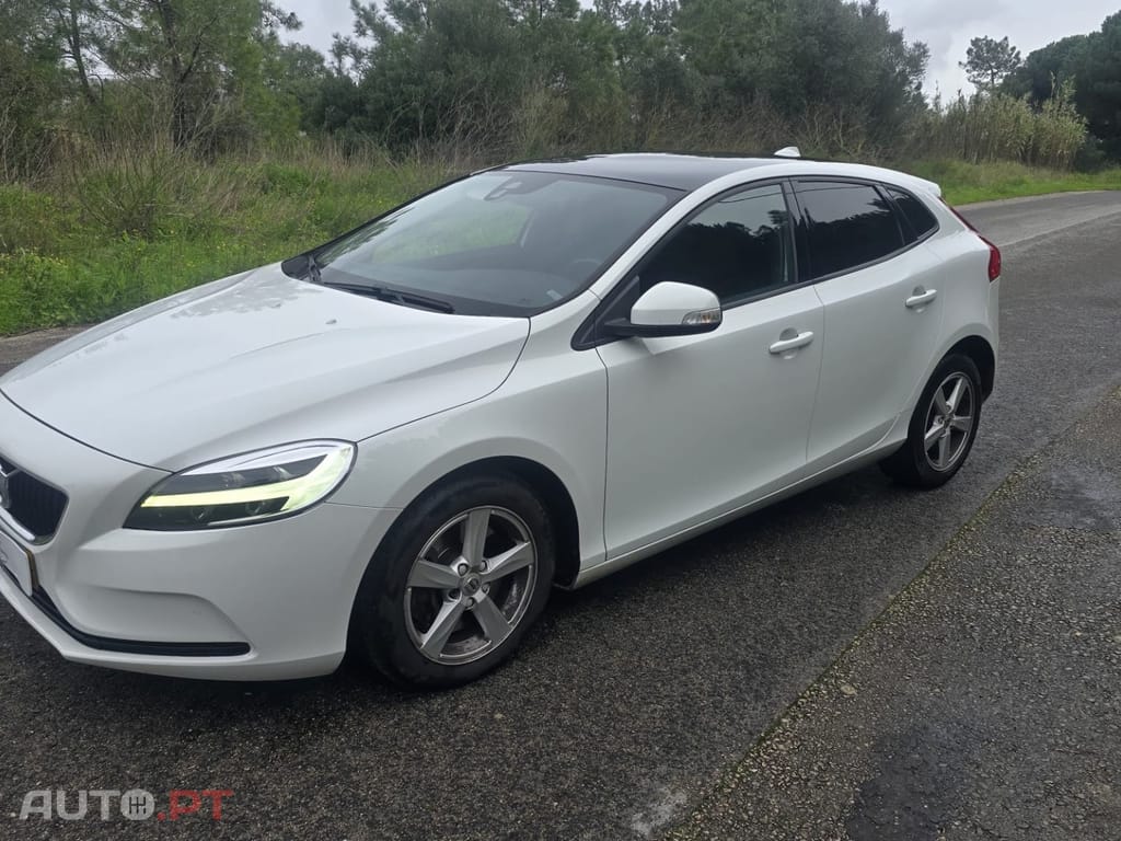 Volvo V40 2.0 D2 Kinetic Geartronic
