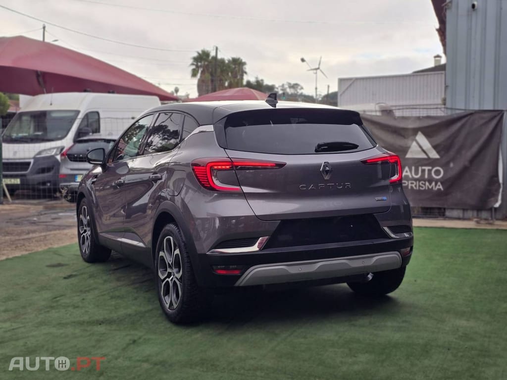 Renault Captur 1.6 E-Tech Plug-In Intens