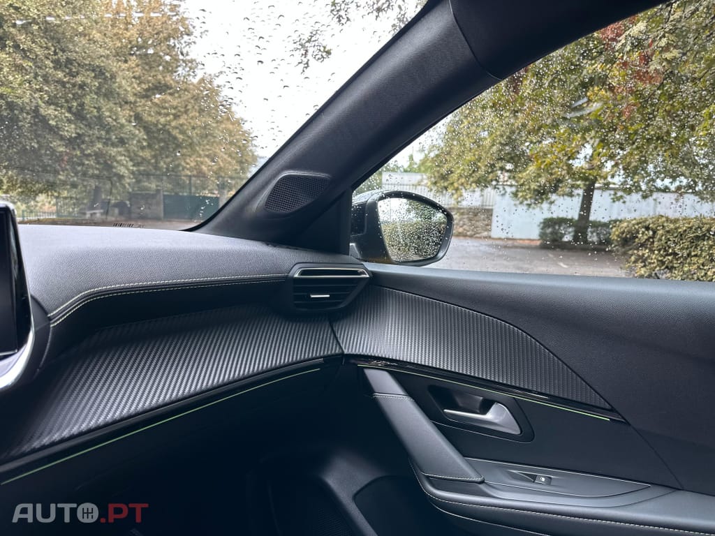 Peugeot E-208 50 kWh GT Pack