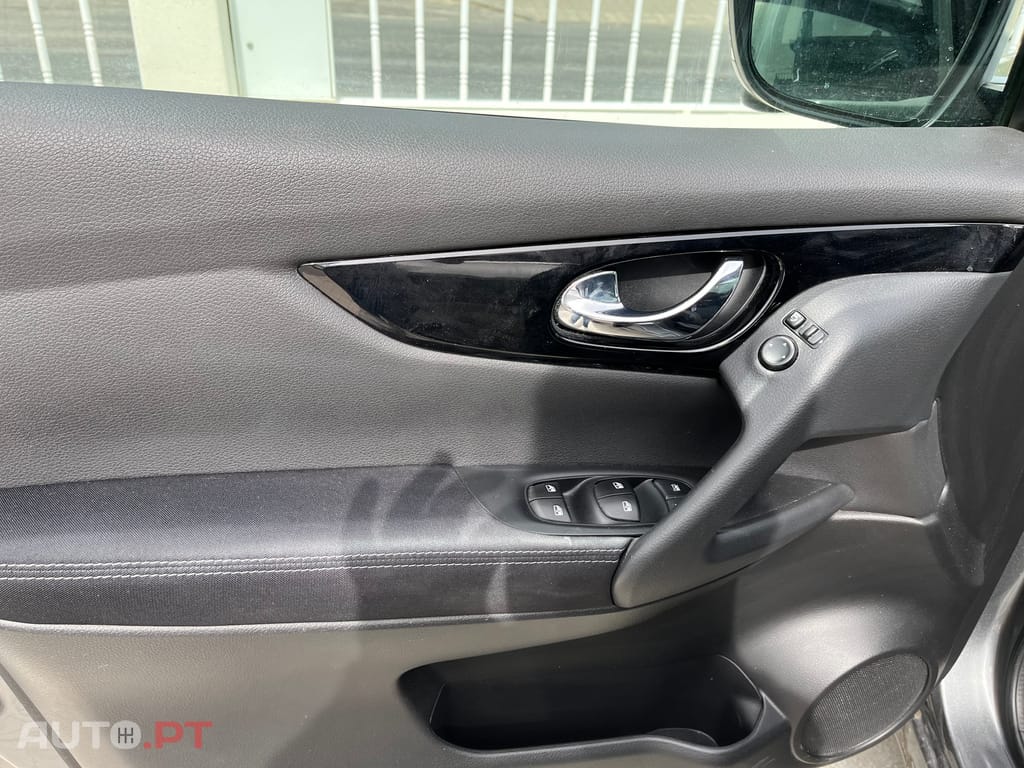 Nissan Qashqai Connecta JLL 18