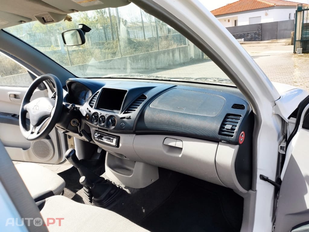 Mitsubishi L200 2.5 DID 4X4 CAB. SIMPLES