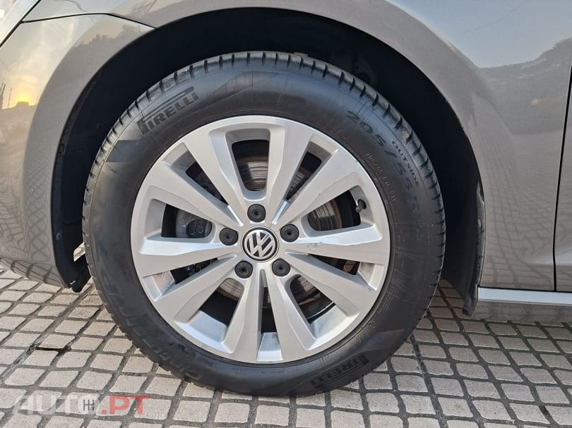 Volkswagen Golf 1.6 TDi GPS Edition DSG — fotografia 5