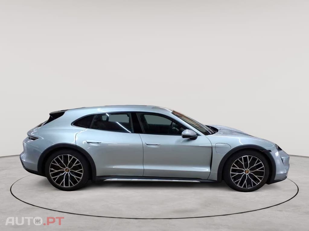 Porsche Taycan 4 