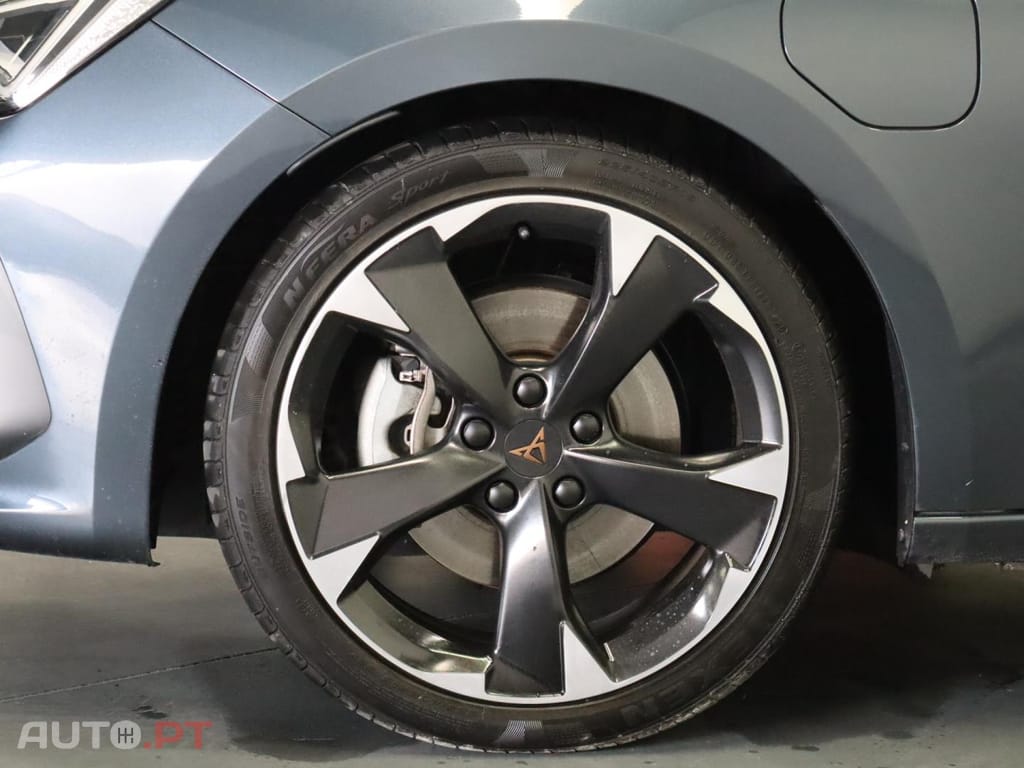 Cupra Leon 1.4 e-HYBRID DSG MID