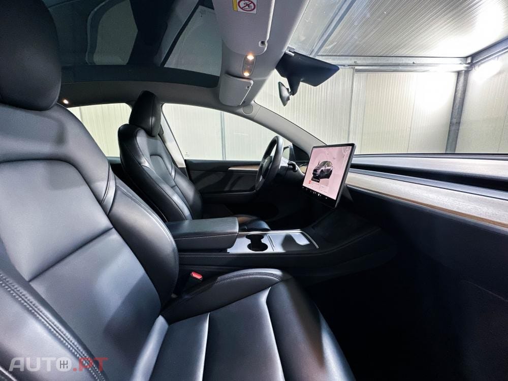 Tesla Model Y Long Range Dual Motor AWD