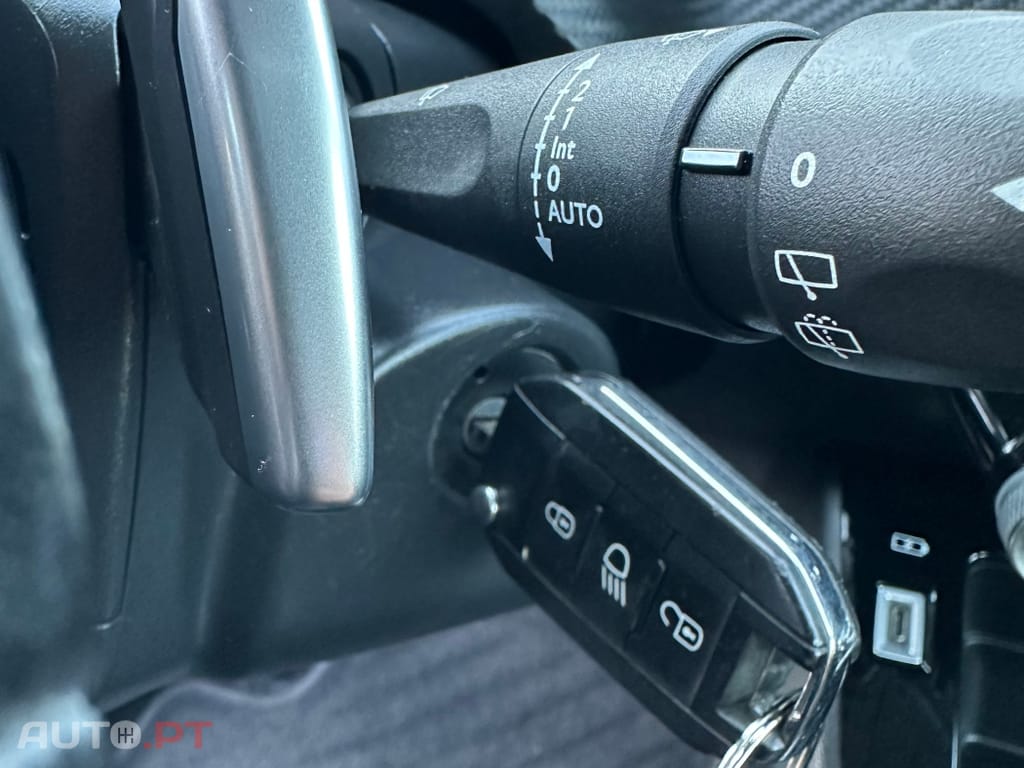 Peugeot 2008 1.2 PureTech Active EAT8