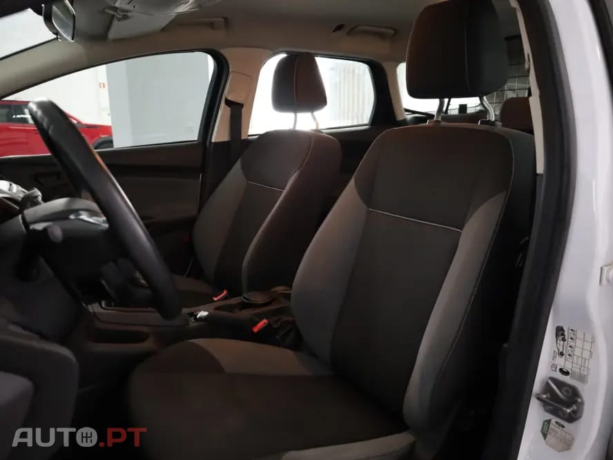 Ford Focus 1.0 EcoBoost S&S COOL&CONNECT