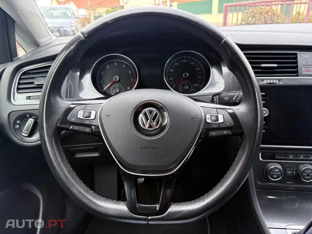 Volkswagen Golf 1.0 TSI Confortline