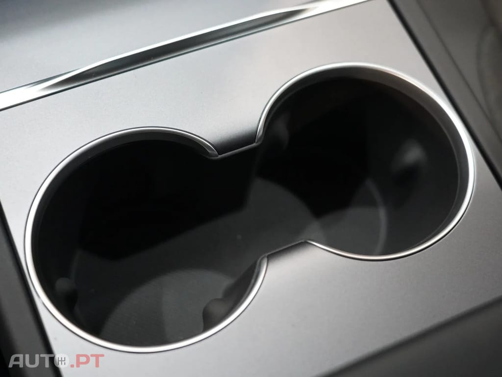 Tesla Model 3 Tração Traseira