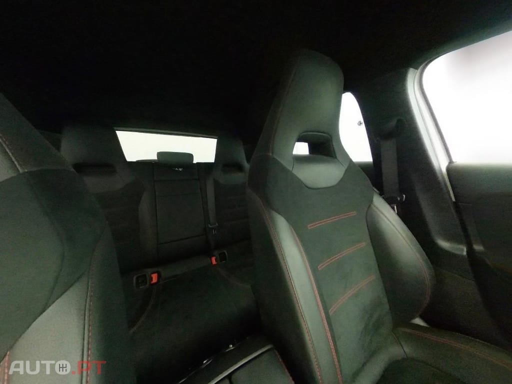 Mercedes-Benz A 250 e AMG Line