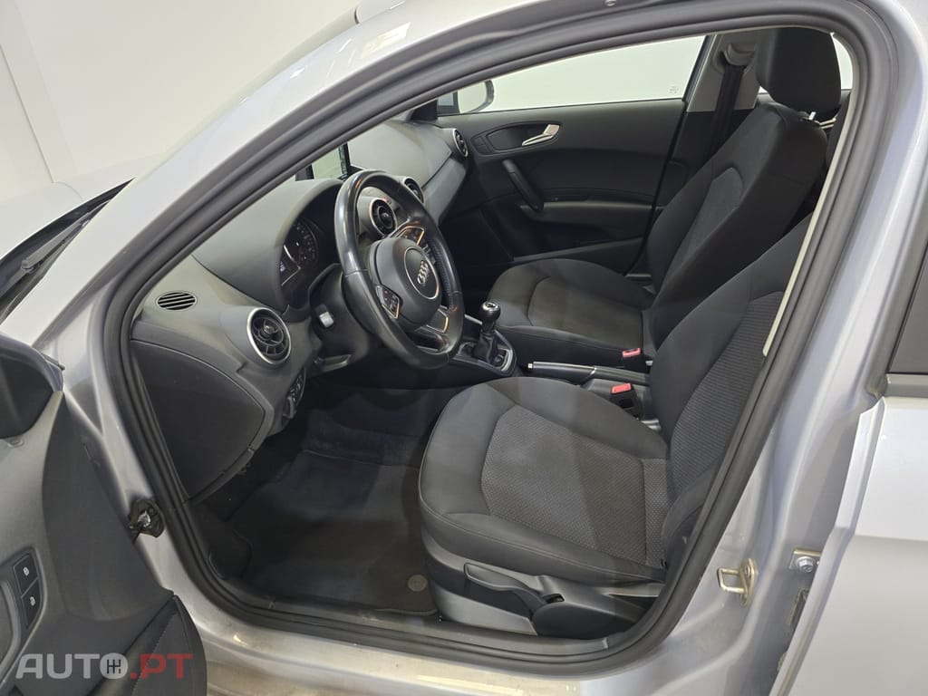 Audi A1 1.4 TDI - Navi Klima