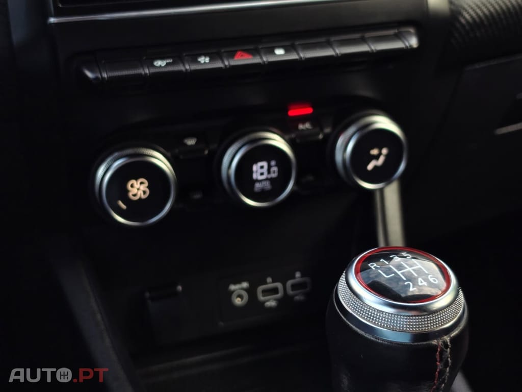 Renault Captur 1.0 TCe RS Line