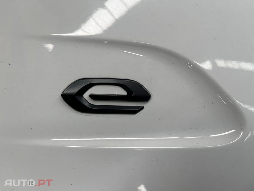 Peugeot E-208 Active Business I.V.A DEDUTÍVEL