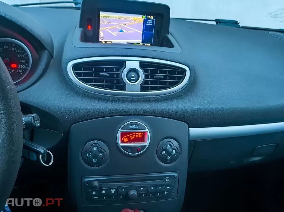 Renault Clio  1 2 16v 75 Tomtom Edition