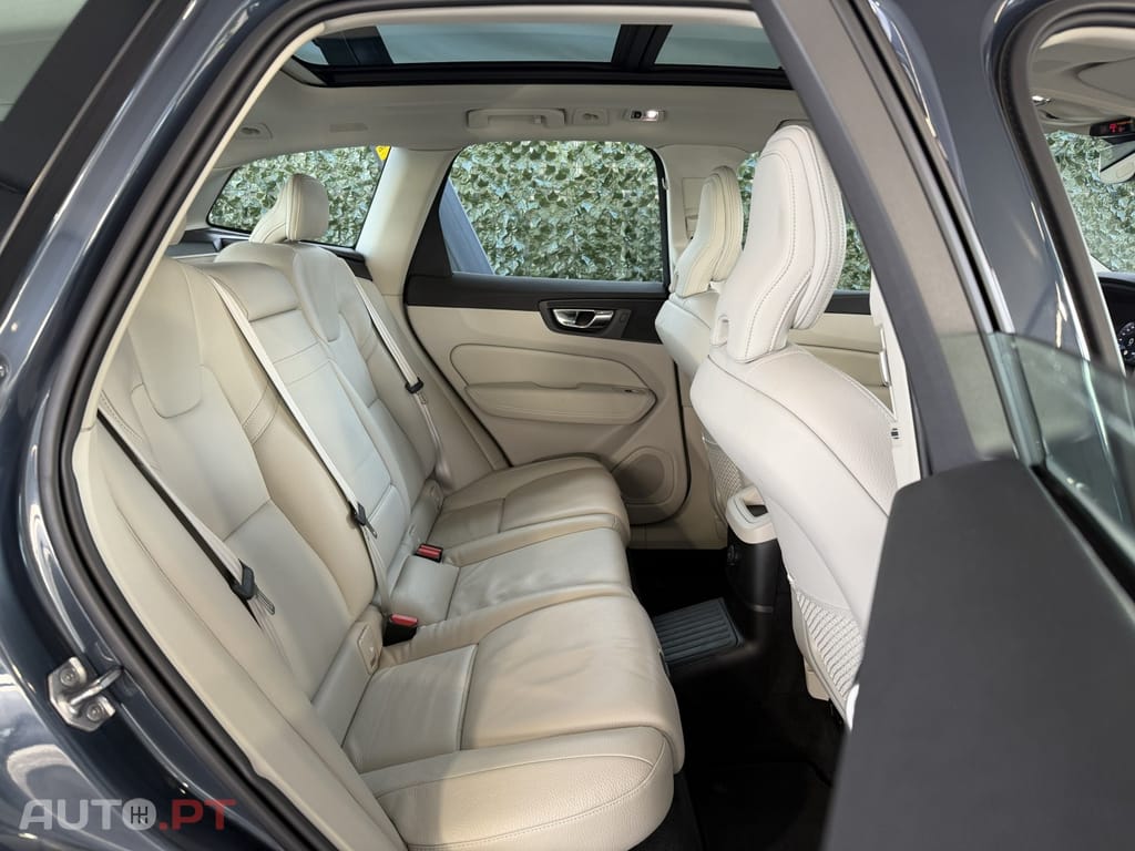 Volvo XC60 2.0 T6 PHEV Inscription Expression AWD