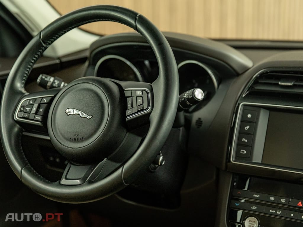 Jaguar F-Pace 2.0 i4D Portfolio