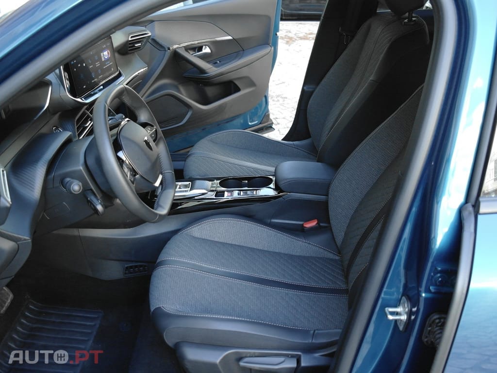 Peugeot E-2008 54 kWh Allure