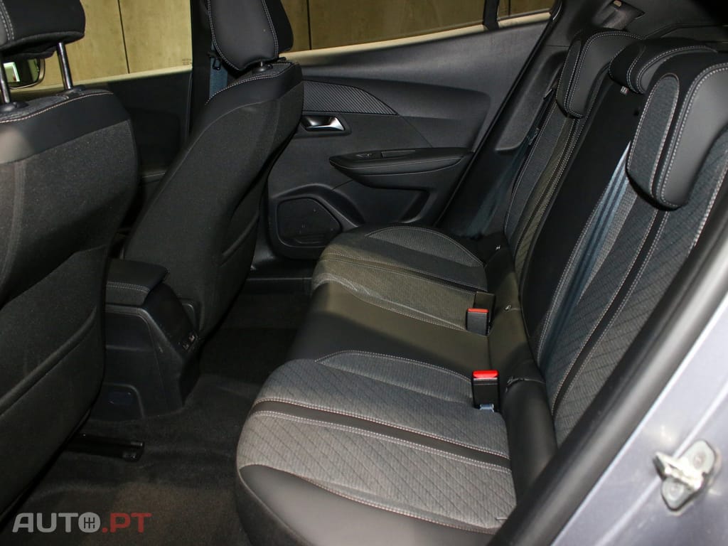 Peugeot 2008 1.2 PureTech Allure