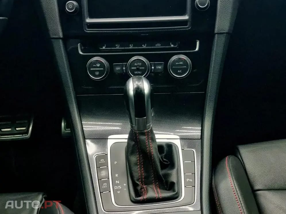 Volkswagen Golf VII GTI PERFORMANCE