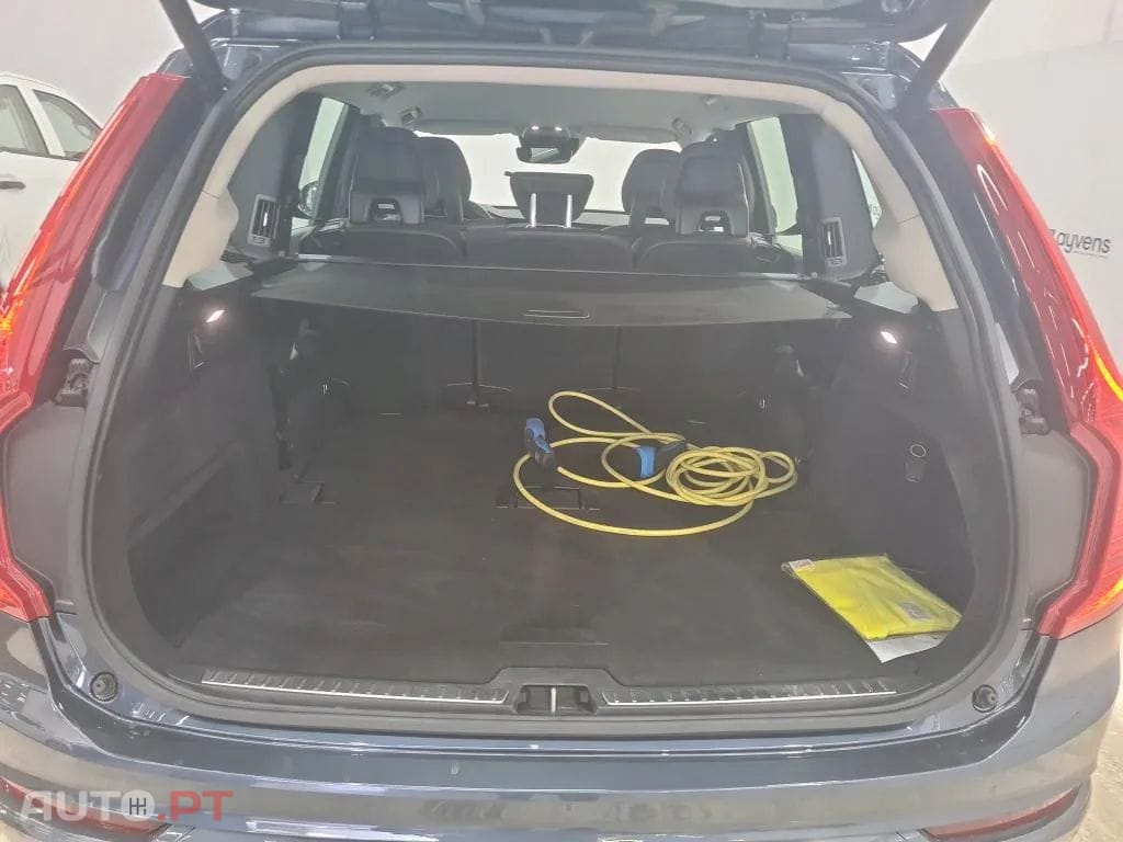 Volvo XC90 2.0 T8 PHEV Momentum AWD