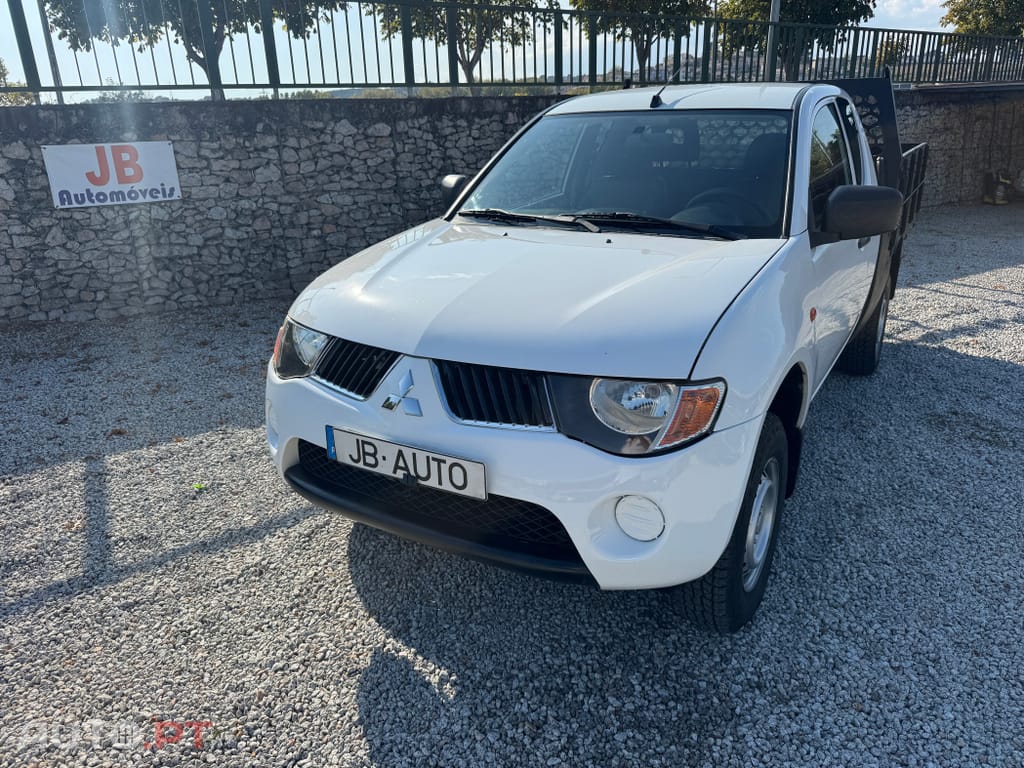 Mitsubishi L200 2.5 DI-D Club Invite 3L 4WD