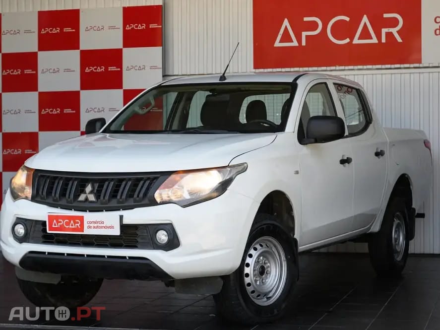 Mitsubishi L200 2.4 DI-D CD Invite 4WD