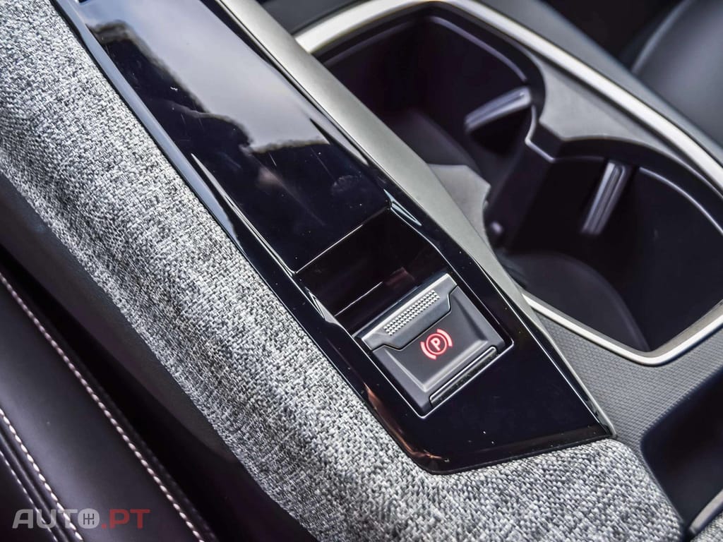 Peugeot 3008 1.2 Hybrid Allure e-DCS6