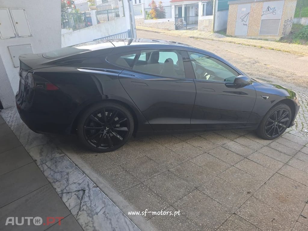 Tesla Model S 75D AWD