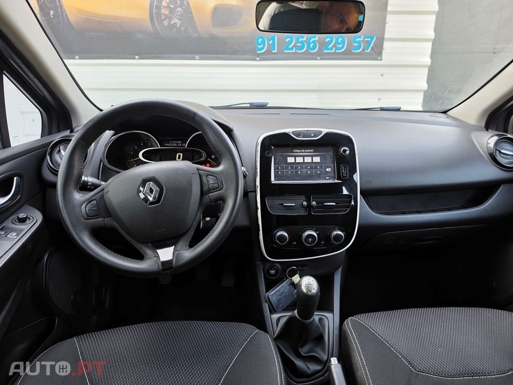 Renault Clio 1.5 dCi Confort — fotografia 6