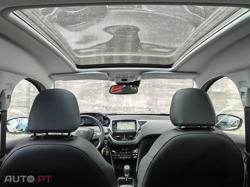 Peugeot 2008 1.2 PureTech Allure EAT6