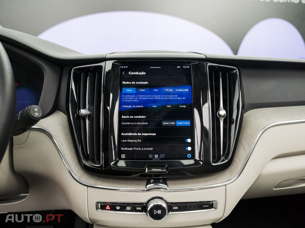 Volvo XC60 2.0 T6 PHEV Core AWD