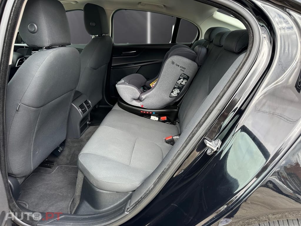 Jaguar XE 2.0 D Prestige Aut.