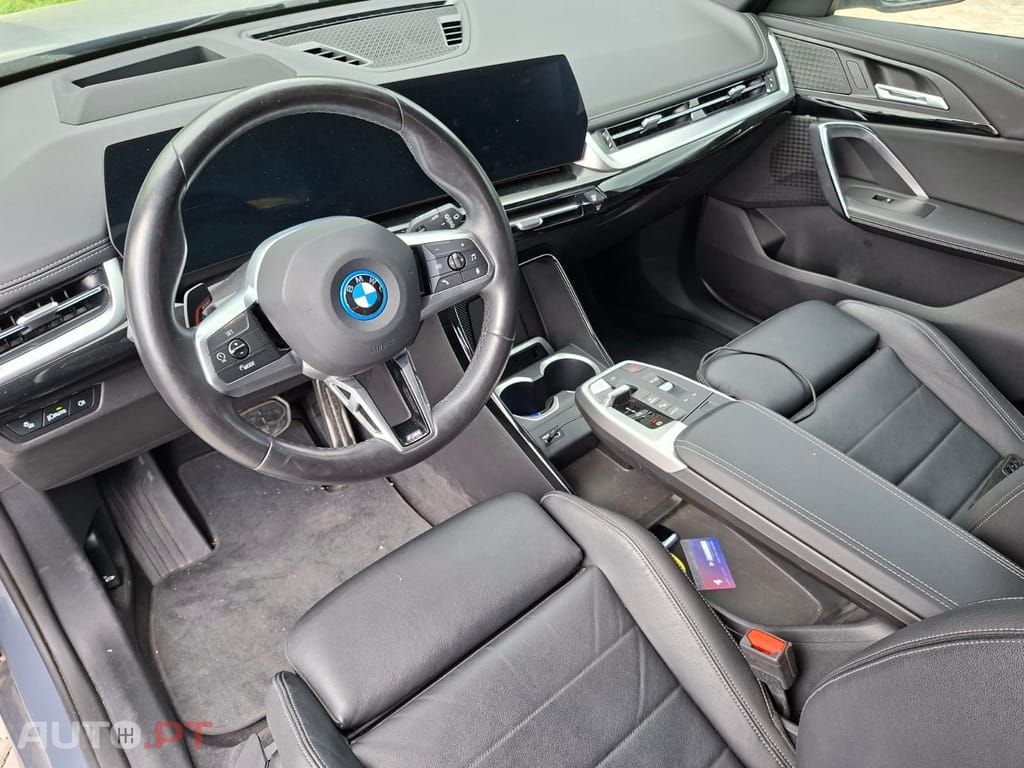 BMW iX1 xDrive30 Pack Desportivo M Pro