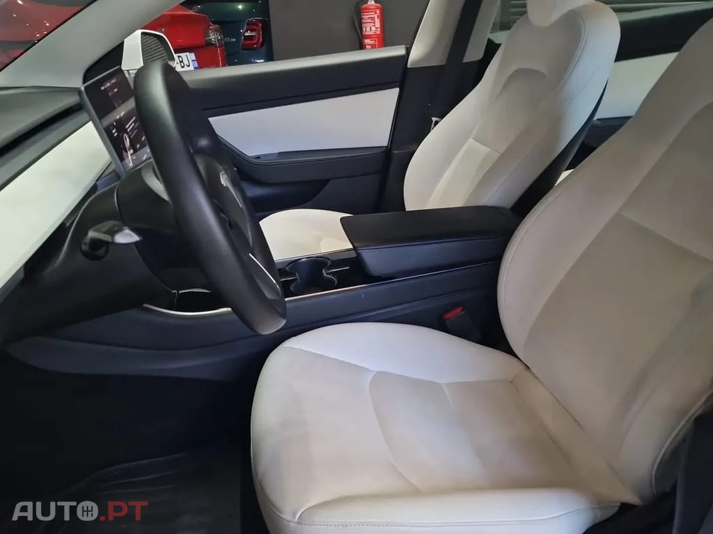 Tesla Model 3 Standard Range Plus RWD