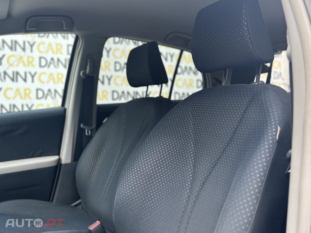 Toyota Yaris 1.33 VVT-i Comfort+AC