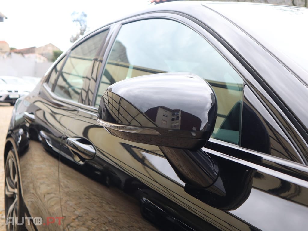Volvo S60 2.0 T8 PHEV R-Design AWD
