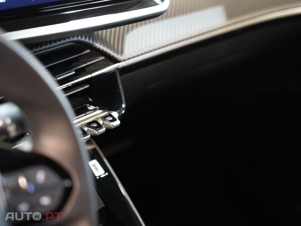 Peugeot 2008 1.2 Hybrid Allure e-DCS6