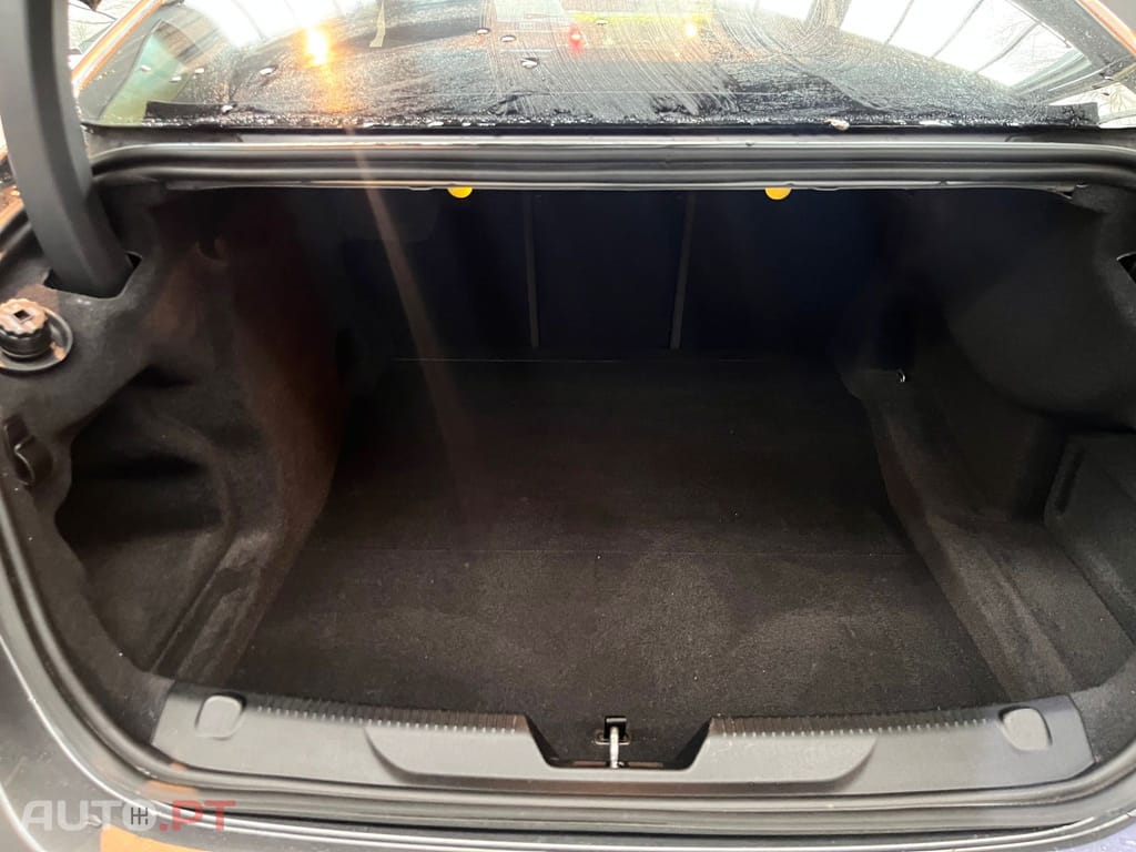 Jaguar XE 2.0D R-SPORT 180CV 