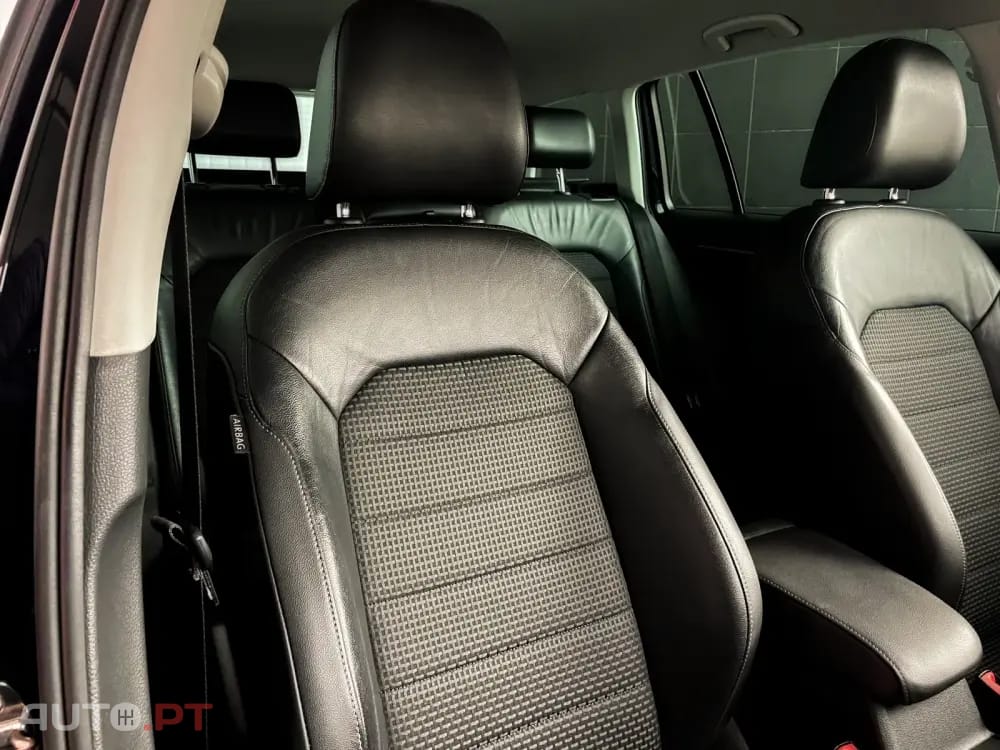 Volkswagen Golf Variant 1.6 TDi GPS Edition — fotografia 23
