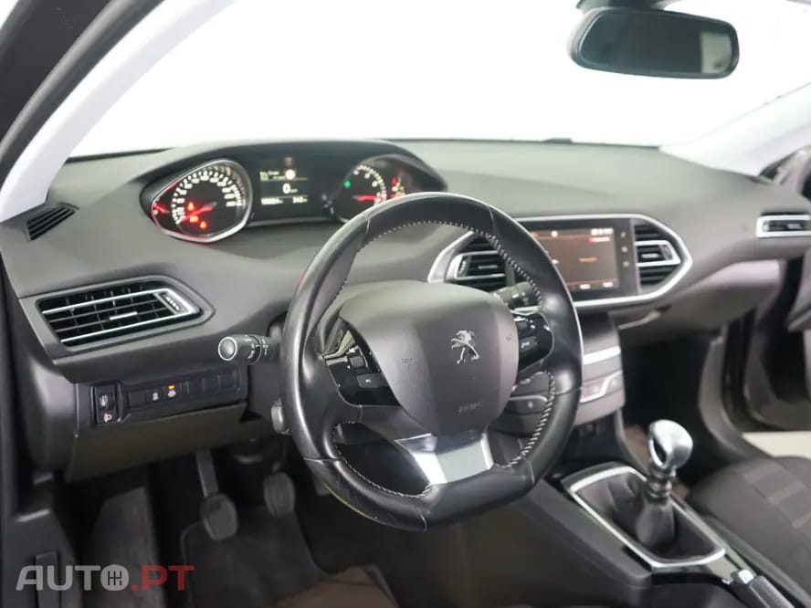 Peugeot 308 SW 1.2 PureTech Business Line