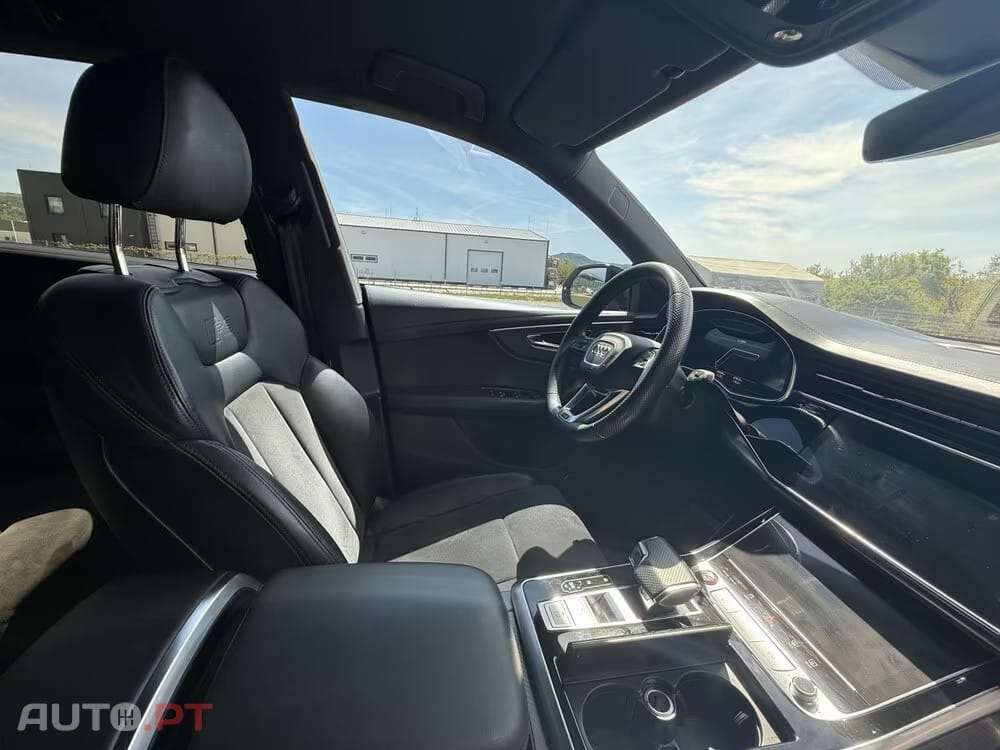 Audi RSQ8 Sport