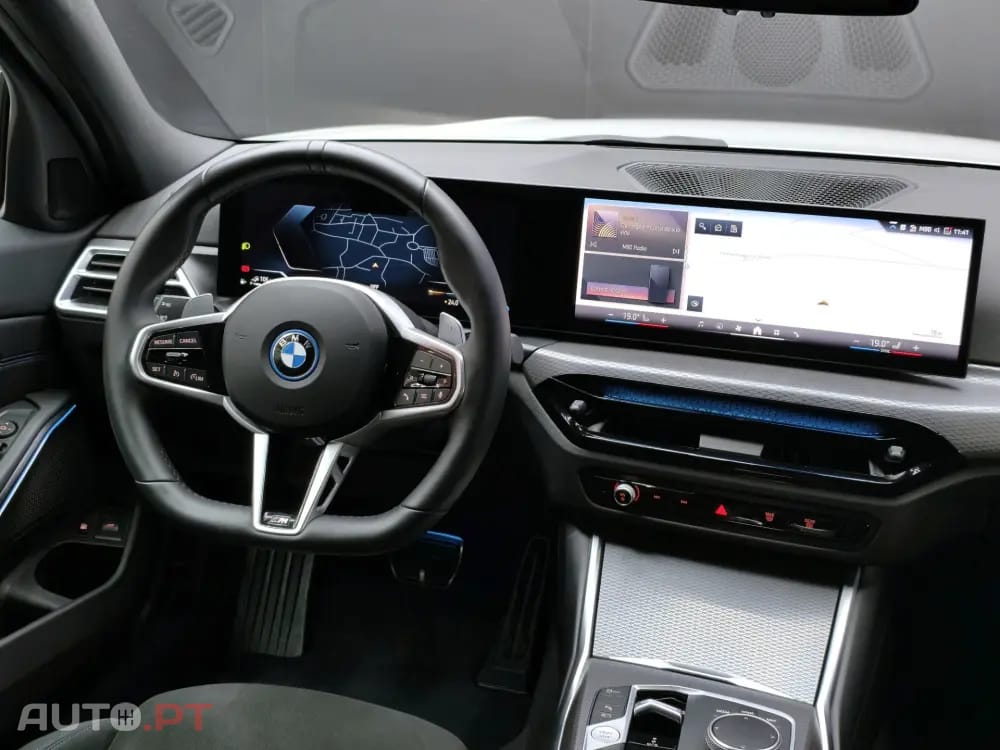 BMW 330 e Pack Desportivo M Pro Auto