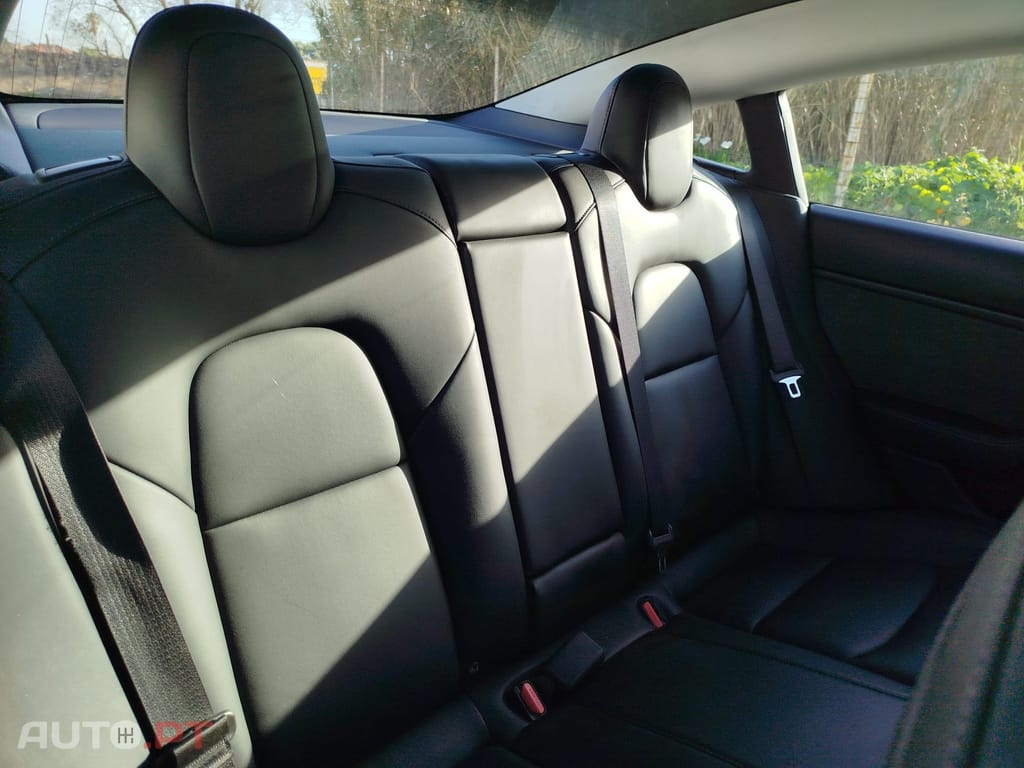 Tesla Model 3 Tração Traseira