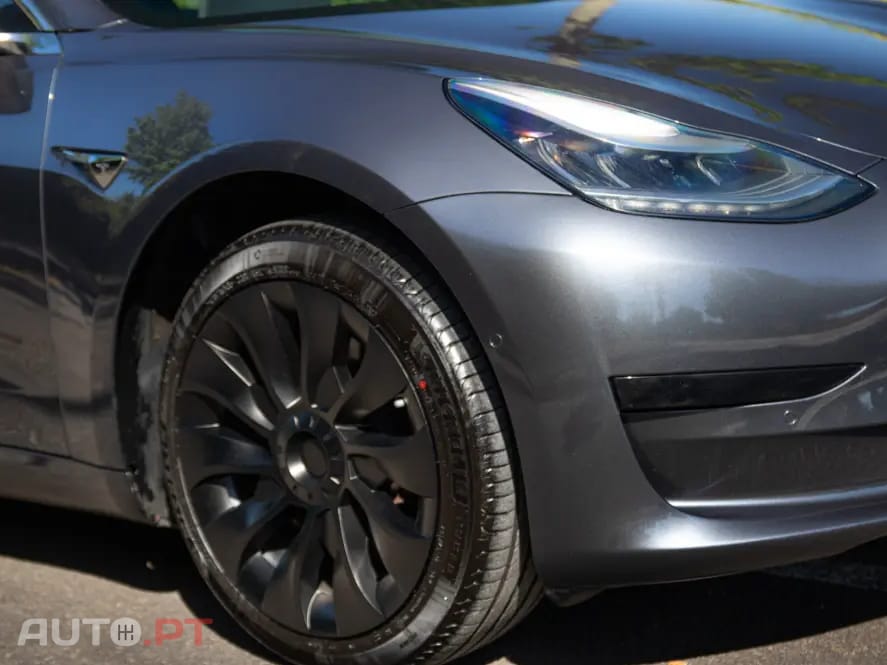 Tesla Model 3 Standard Range Plus RWD