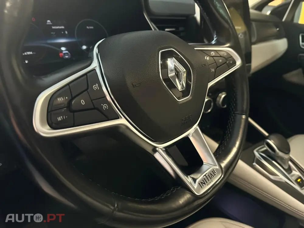 Renault Captur 1.6 E-Tech Plug-In Initiale Paris
