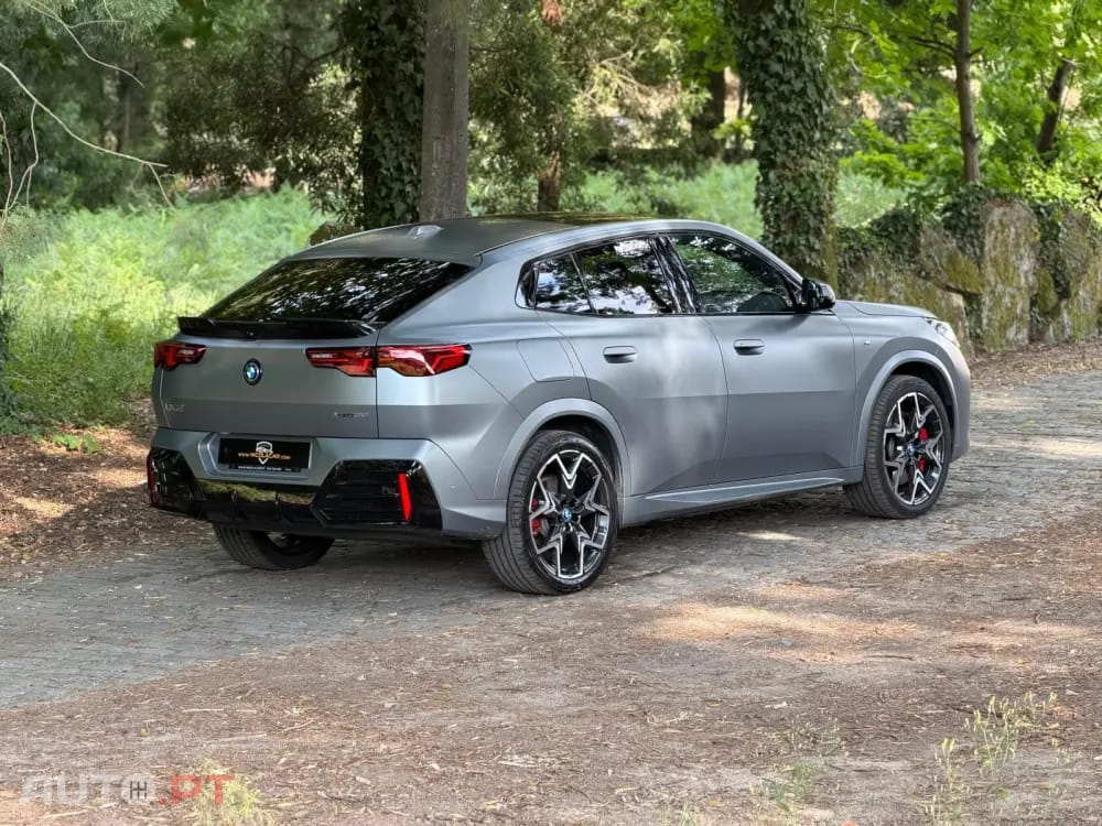 BMW iX2 xDrive30 Pack Desportivo M Pro