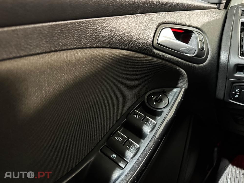 Ford Focus 1.5 EcoBlue S&S Aut. TITANIUM DESIGN